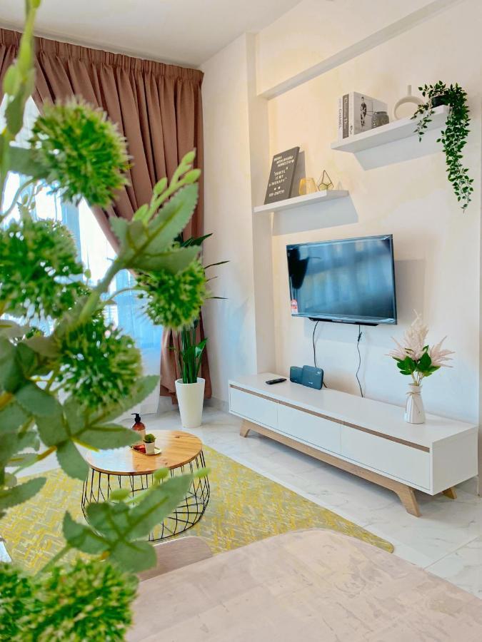 Netflix Two Bedroom Troika Kota Bharu Homestay 182 Kültér fotó
